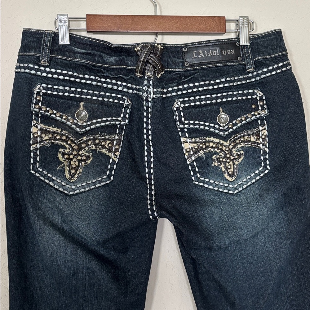 LA IDOL Dark Wash Embellished Capri Jeans- Thick White Contrast Stitch. Size 15 - Picture 7 of 10